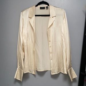 Vintage ✨ 100% silk Liz Claiborne blouse 🤍